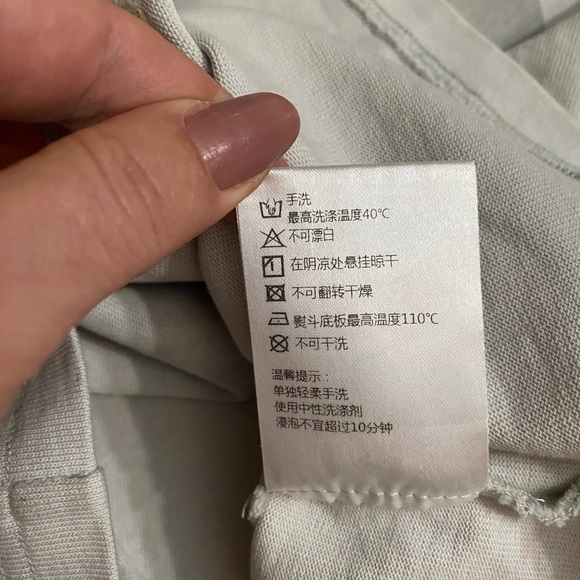 Vintage Seriase t shirt “Wonderland” embroidered sequins Women’s size Large - Picture 16 of 16